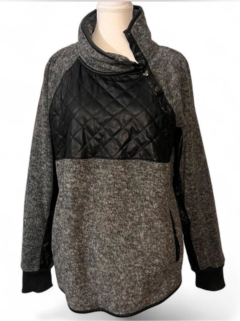 Abercrombie & Fitch Women's Asymmetrical Fleece quilted Pullover Medium